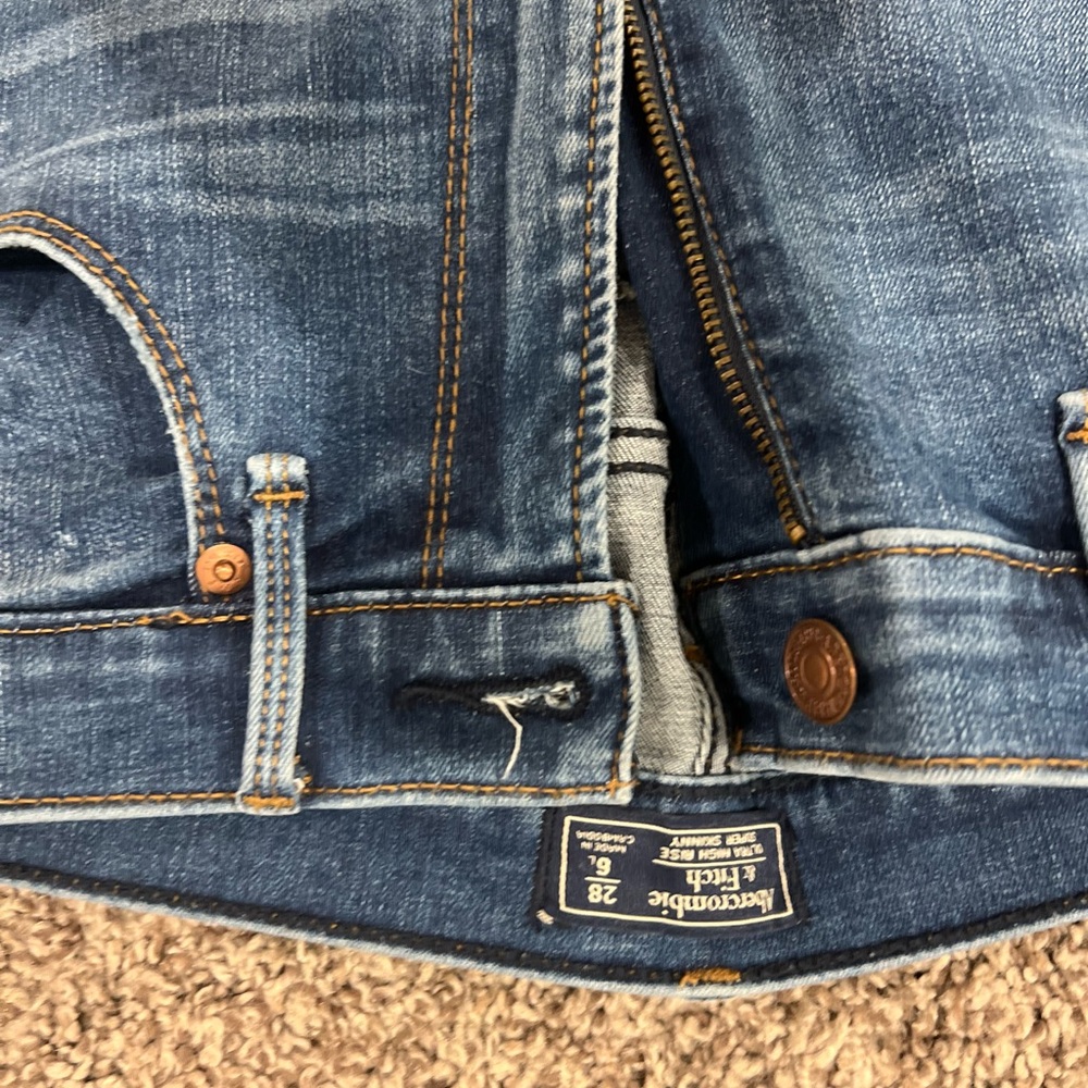 Abercrombie & Fitch Classic Blue Jeans